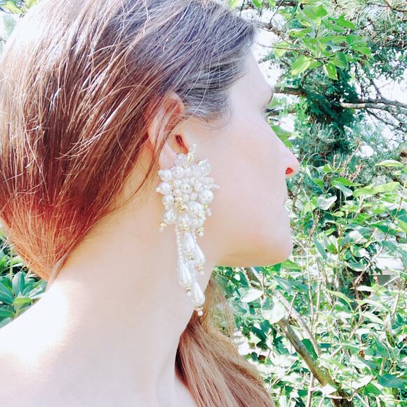 VTG Dangle Earrings Mid Century Gold Tone Faux Pearl AB Clip On 1960s - Picture 4 of 11